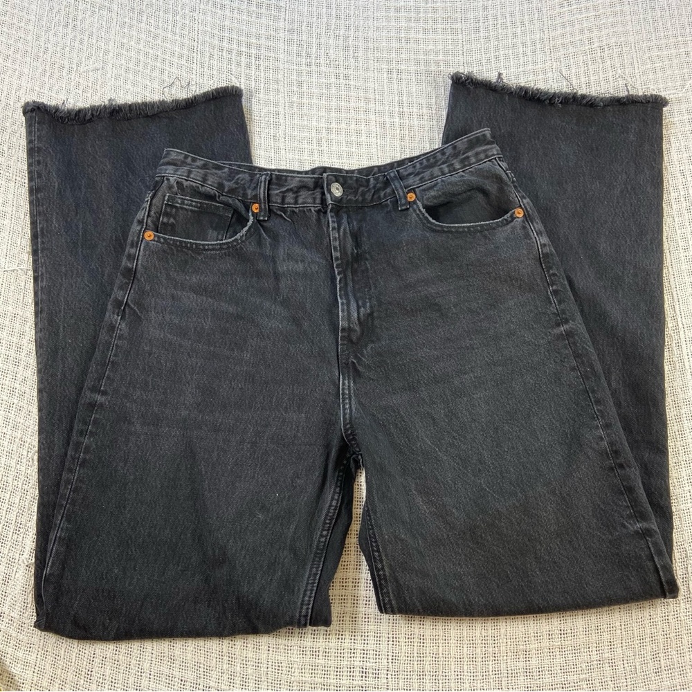 Zara Black/gray faded Wide straight Leg 32x32 raw hem Jeans size 12 high rise
